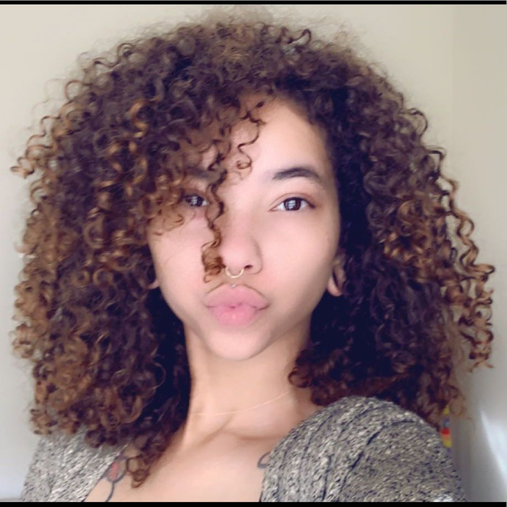 Meet your Posher, Kayla